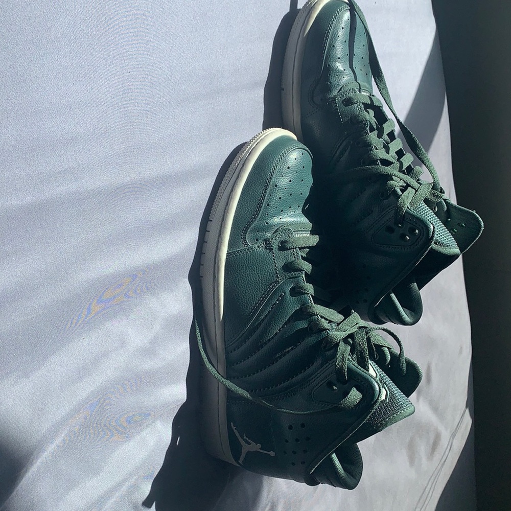 These are Nike Jordan 1 flight Premim in Green